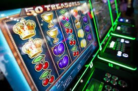 Layar permainan Aviator di aplikasi vegas508 menampilkan pesawat terbang dan pengganda yang terus meningkat